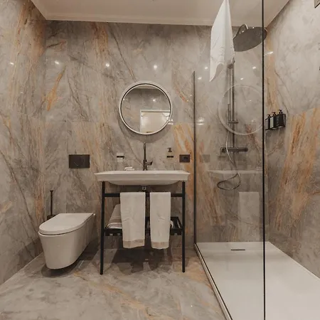 Amorini Baronial