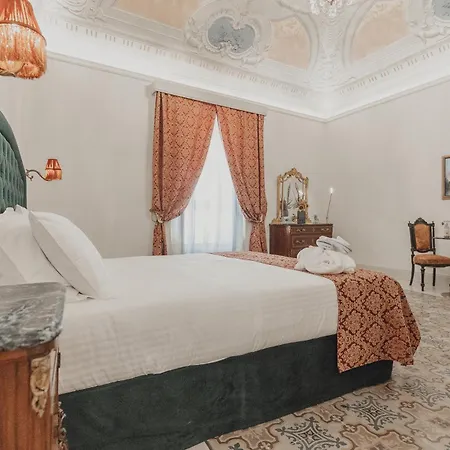 Amorini Baronial 招待所 4*