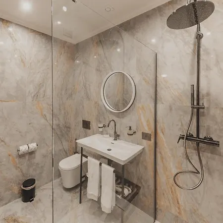 Amorini Baronial