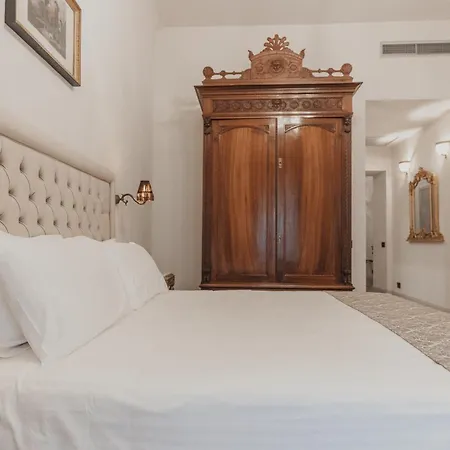 Amorini Baronial Cefalù